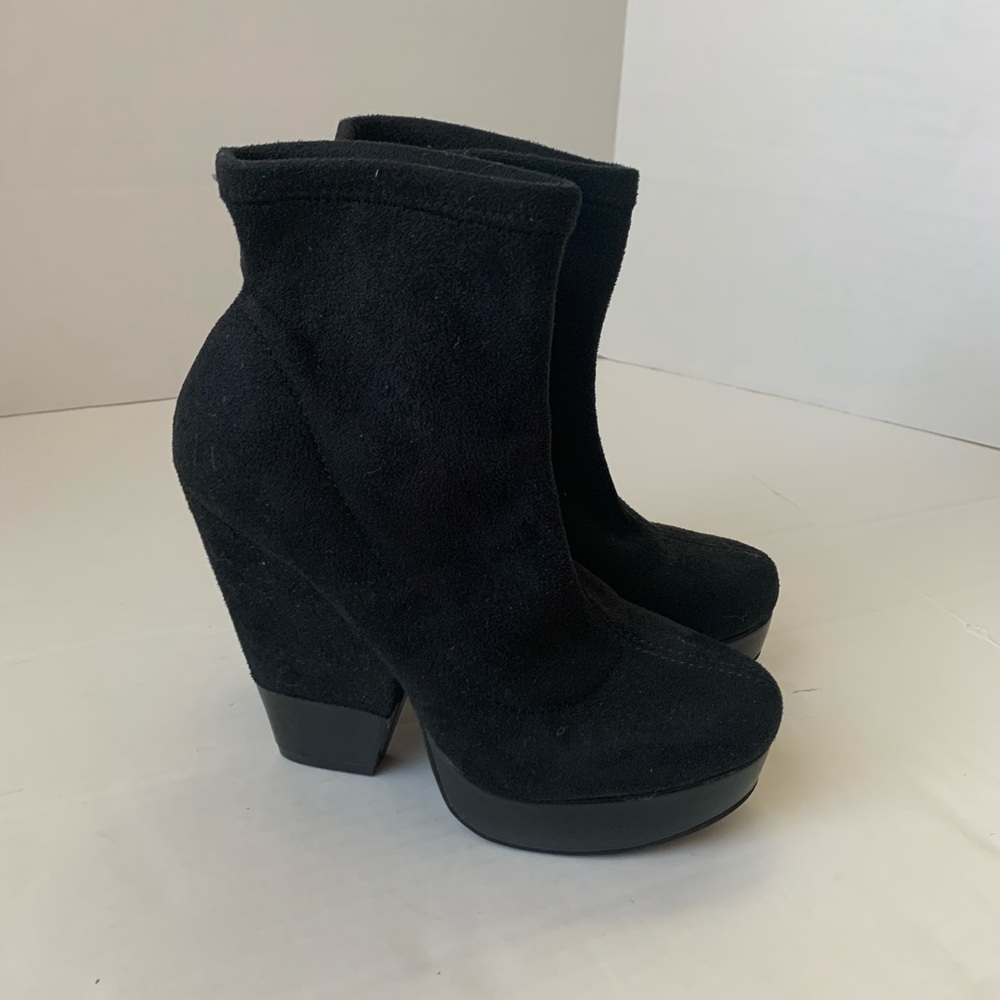 Women’s BCBG FAUX SUEDE BOOTIES 7.5